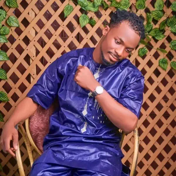 SAMMANI AA - Farin Masoyi ft. Shamsiyya Sadi Mp3